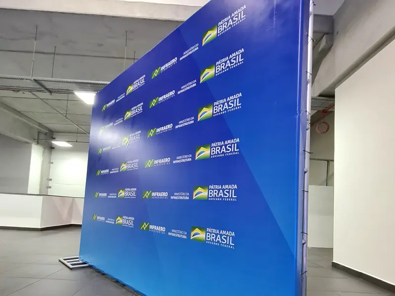Backdrop de fundo para fotos com logos repetidos