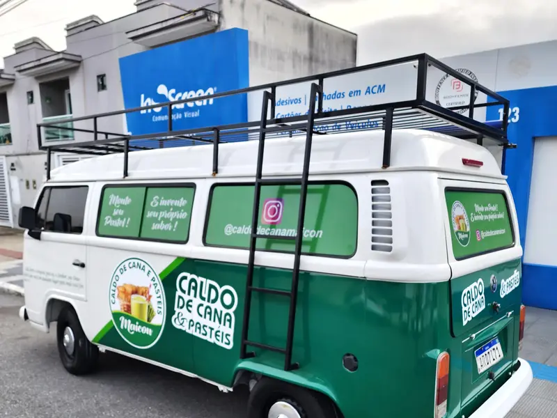 Kombi personalizada para food truck de caldo de cana e pastéis