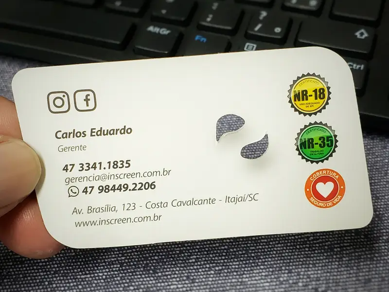 Cartão de visita da In Screen com cantos arredondados