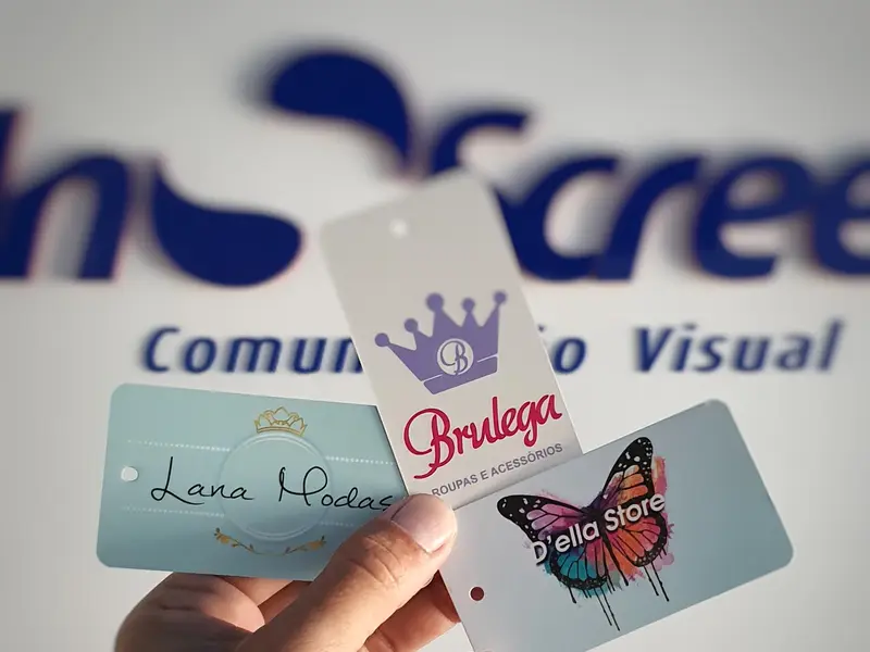 Tags de roupa da Lana Modas, Brulega e D’ella Store
