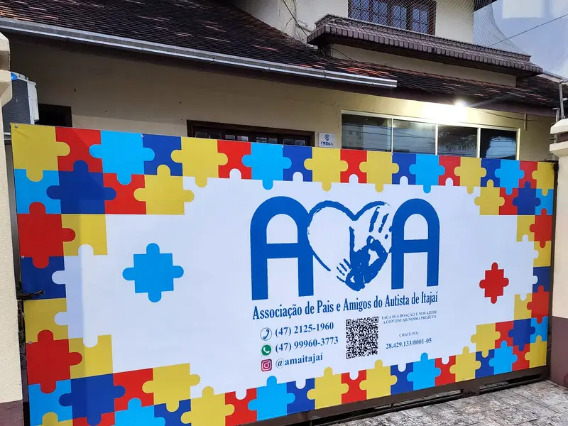 Painel de muro da AMA, Associação de Pais e Amigos dos Autistas de Itajaí